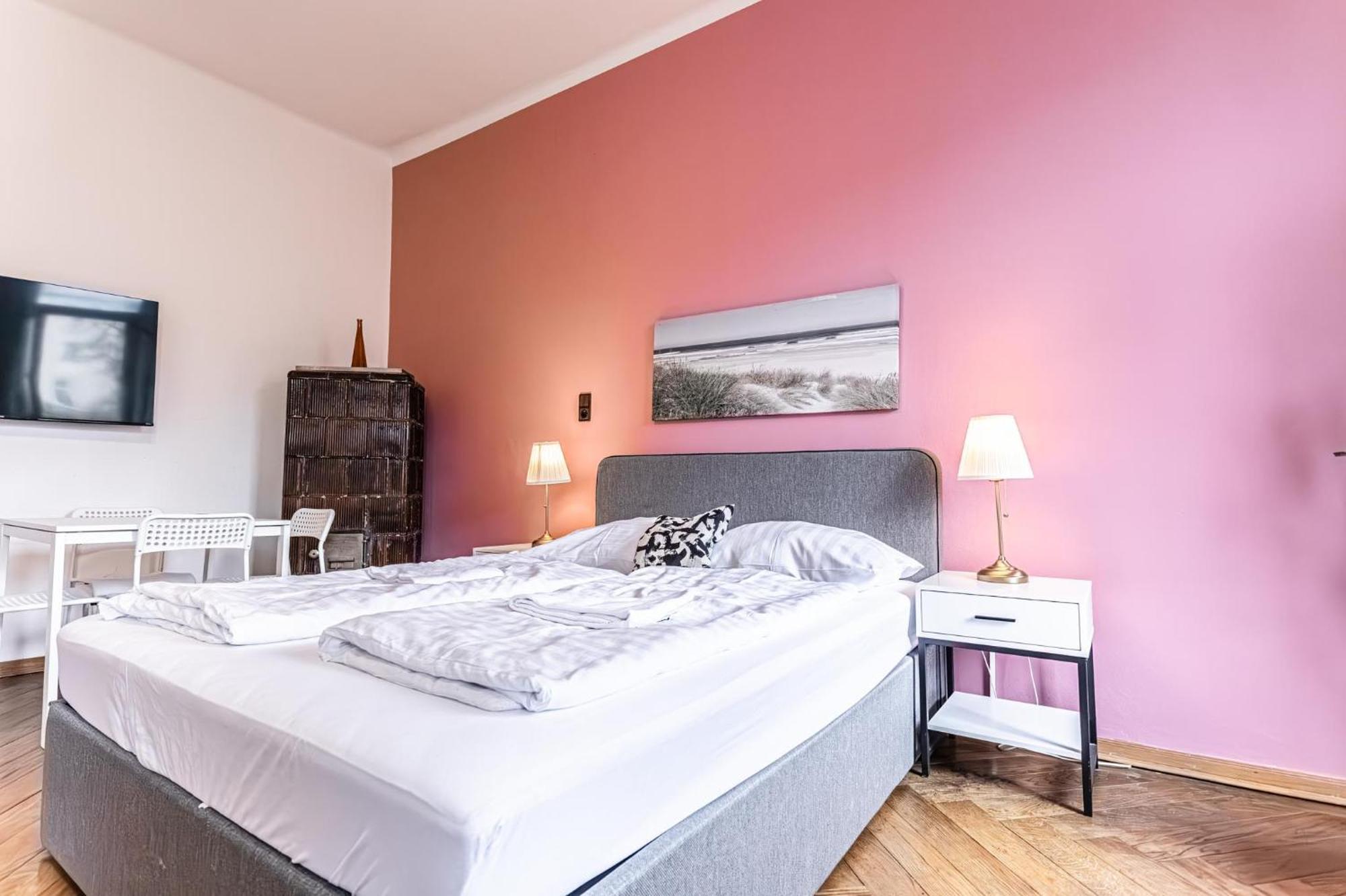 Lovely 1Br Apt. Near Akh Hospital Wenen Buitenkant foto