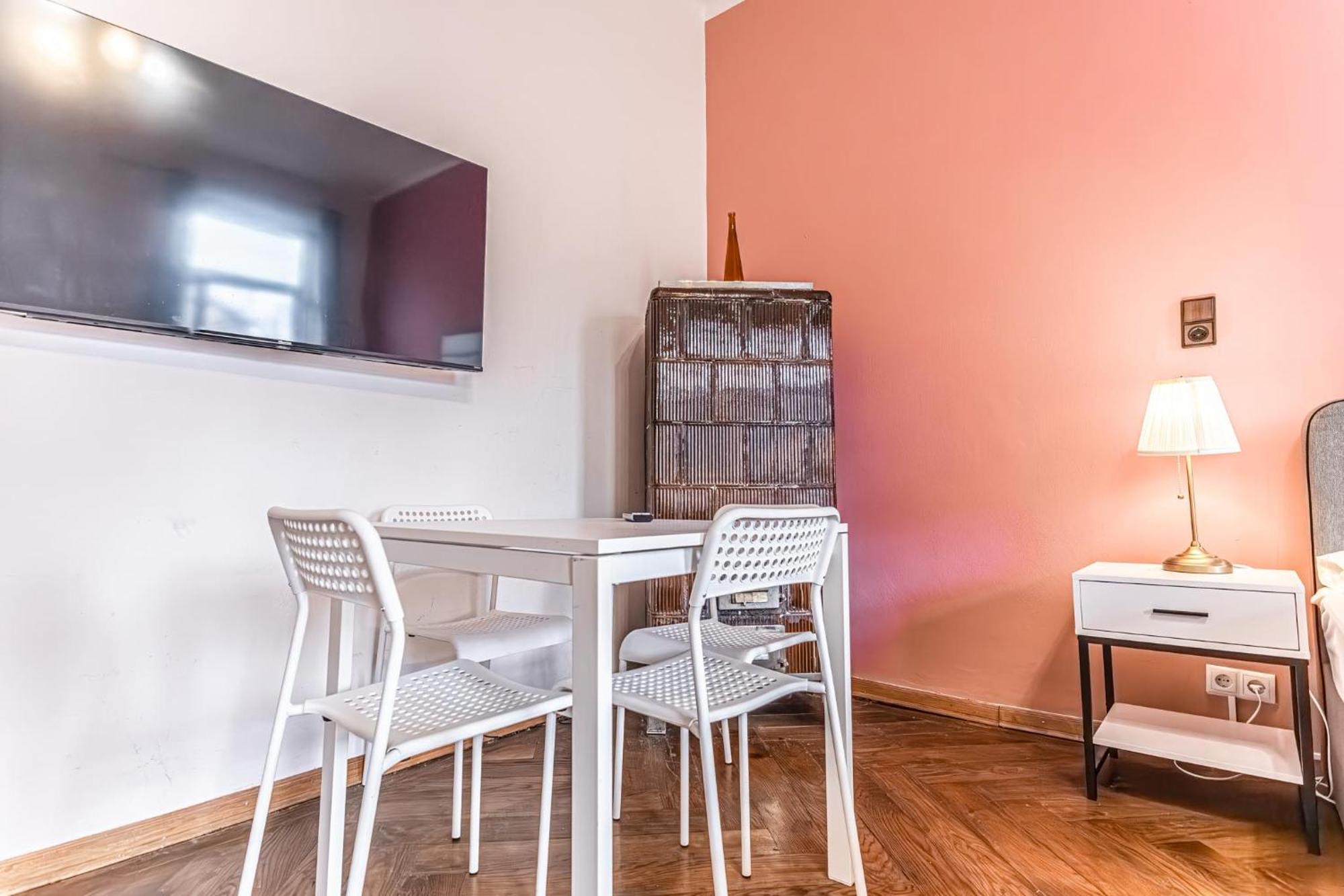 Lovely 1Br Apt. Near Akh Hospital Wenen Buitenkant foto