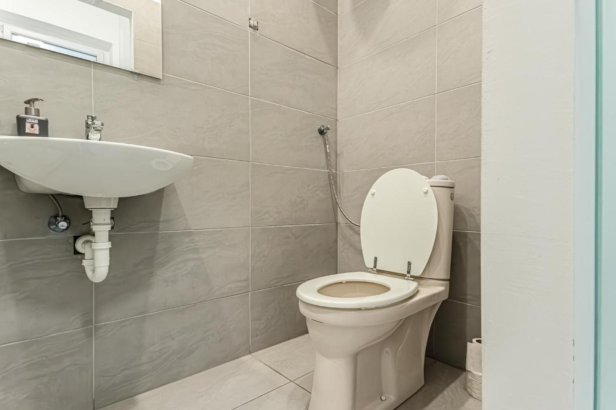 Lovely 1Br Apt. Near Akh Hospital Wenen Buitenkant foto