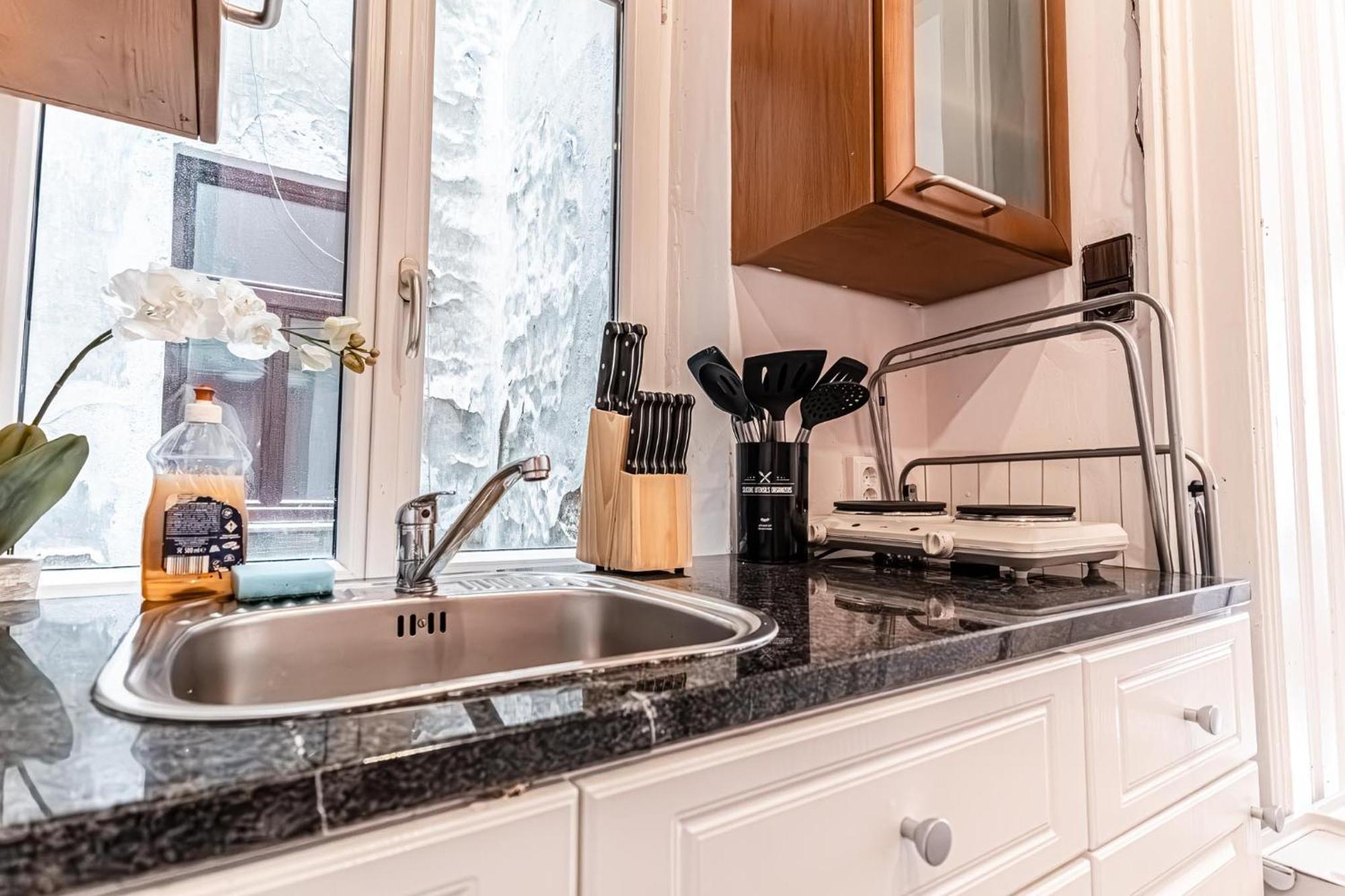 Lovely 1Br Apt. Near Akh Hospital Wenen Buitenkant foto